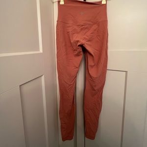 Salmon, Lululemon leggings